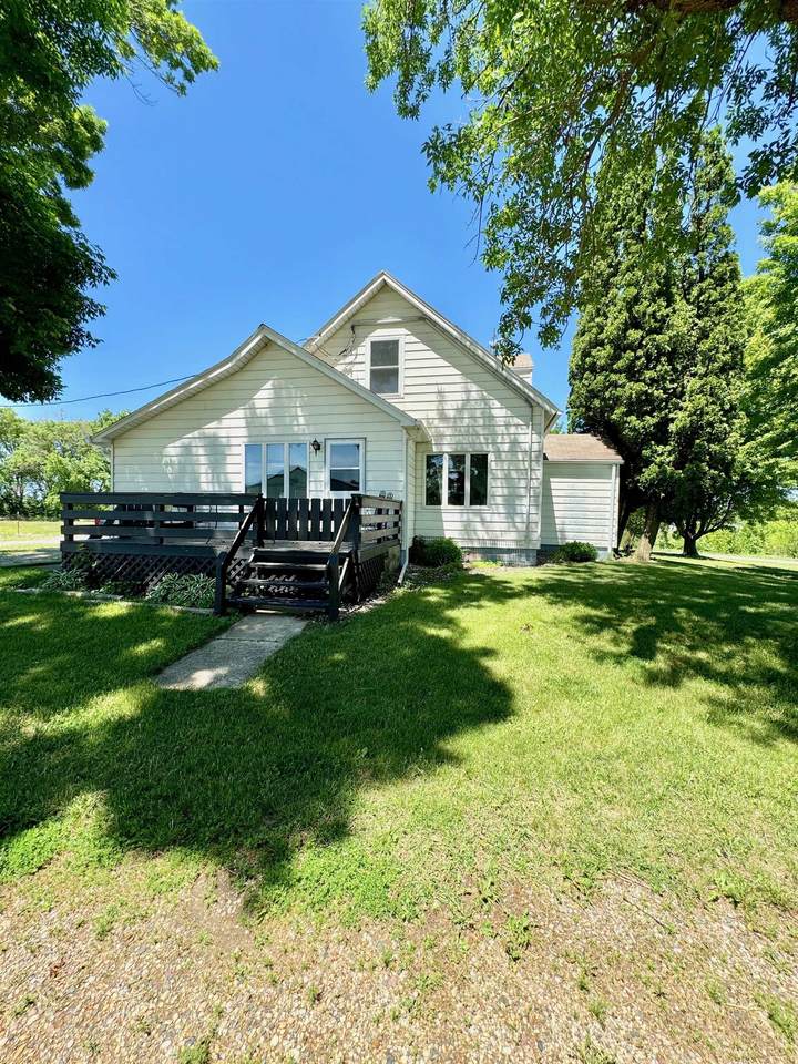 2819 390th Avenue - Photo 1