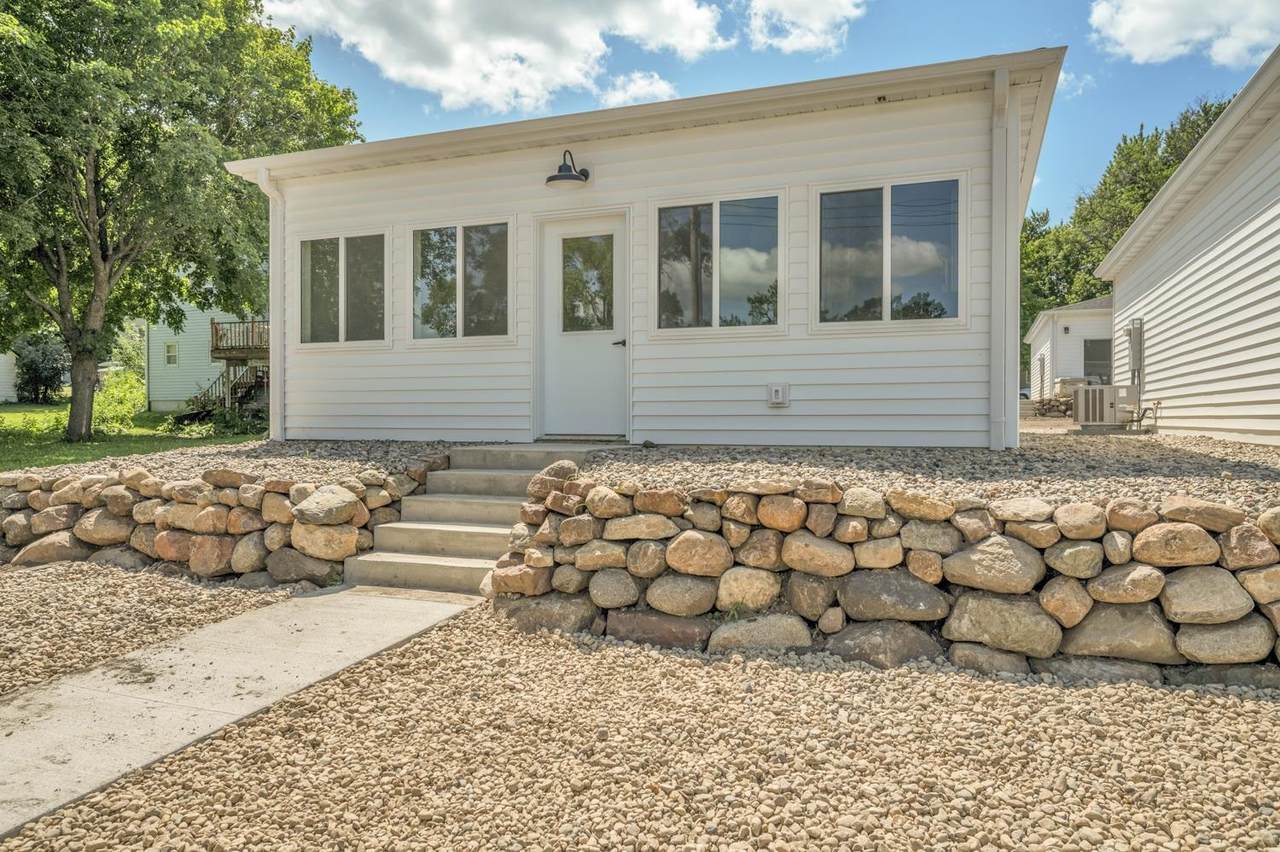 1504 Dundee Avenue - Photo 1