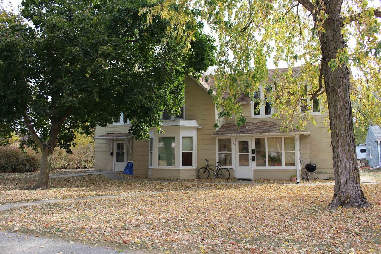 211 5th Street - Photo 1