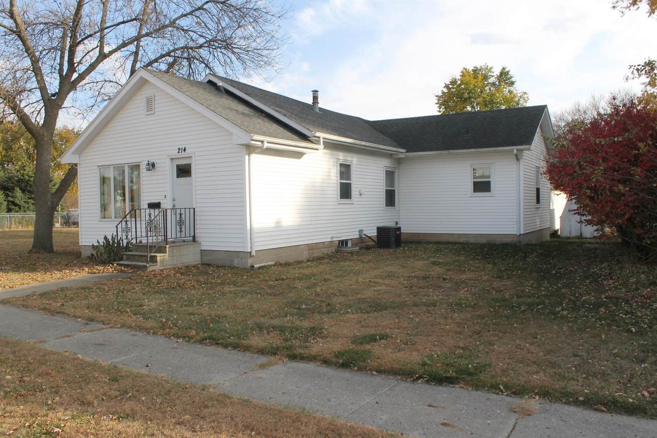 214 11th Street - Photo 1
