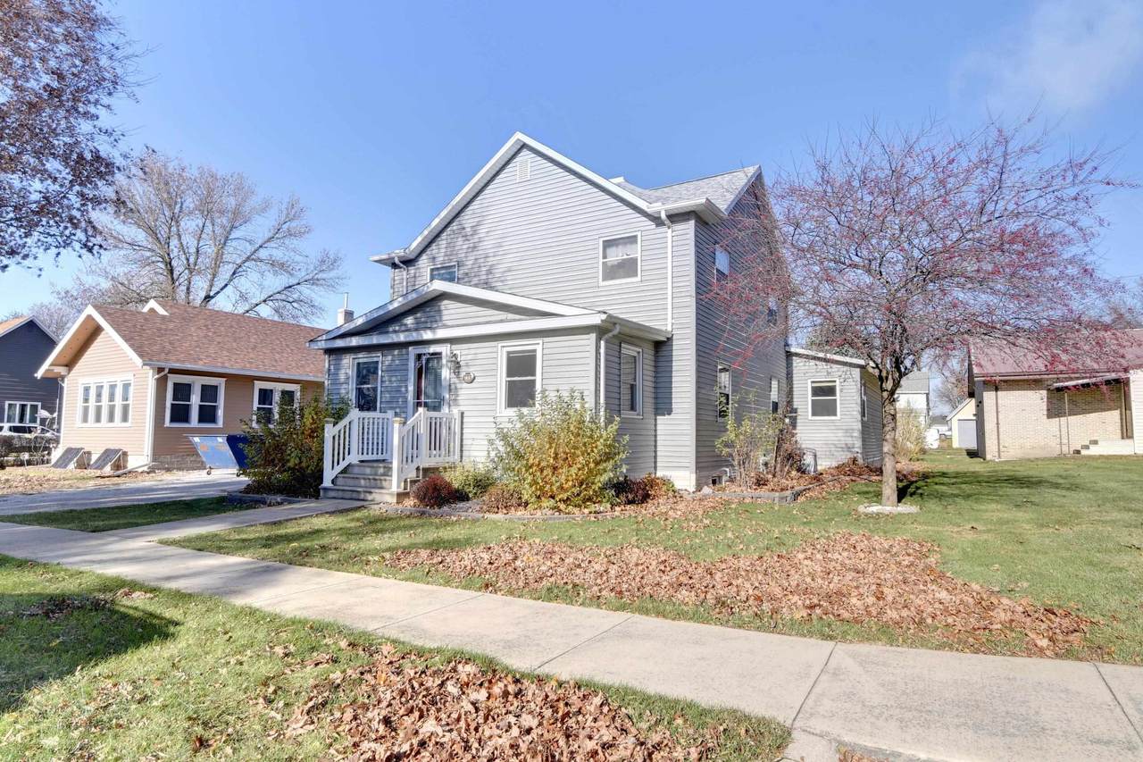 706 2nd Avenue - Photo 1