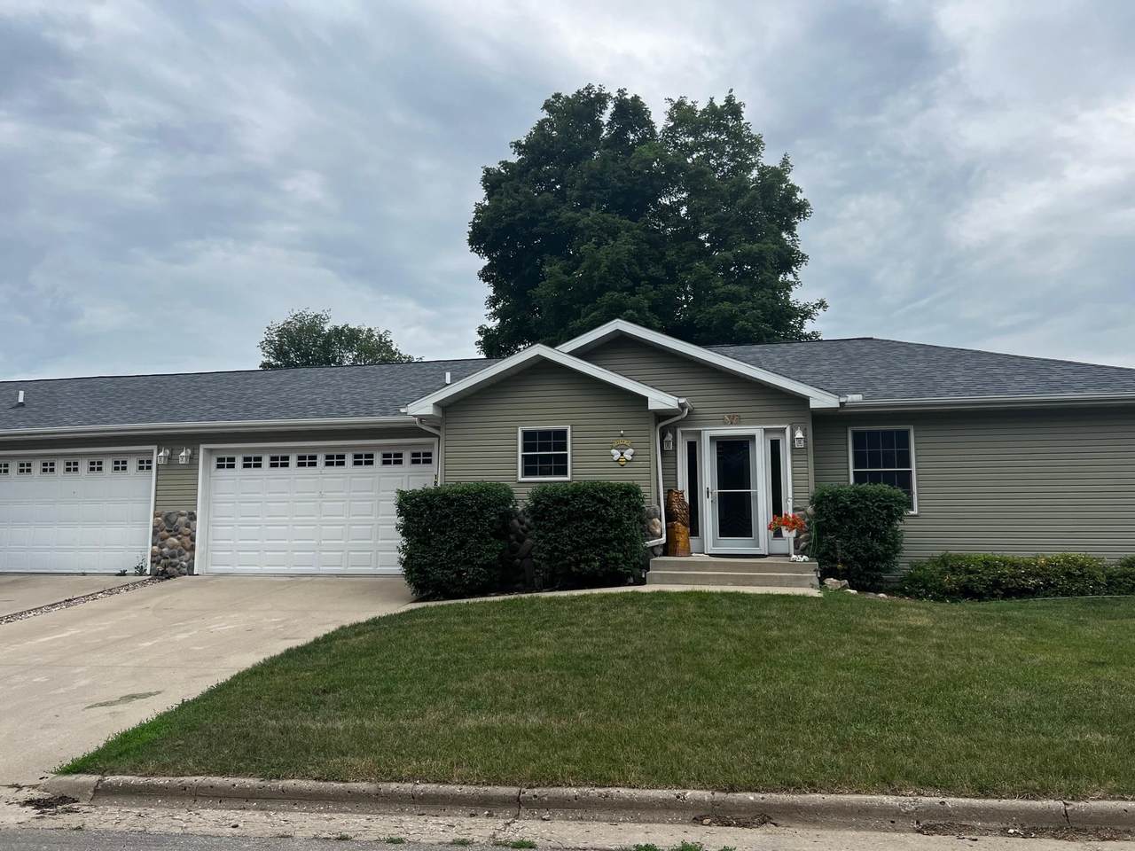 127 12th Street - Photo 1