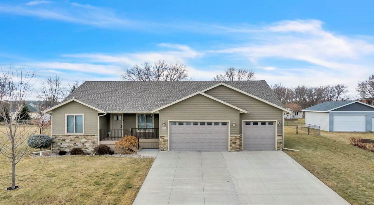 2504 Viking Ave. - Photo 1
