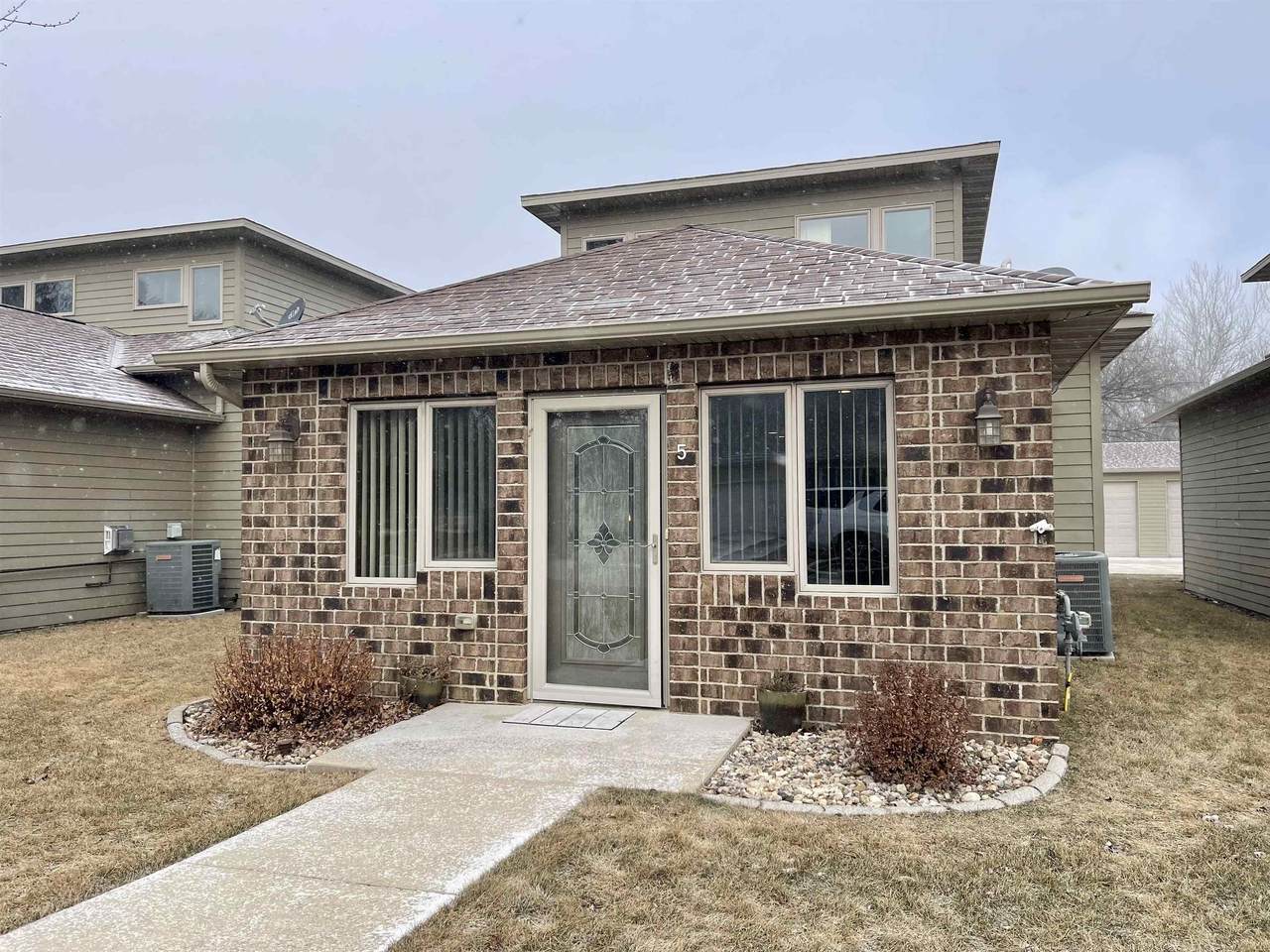 342 Benit Drive - Photo 1