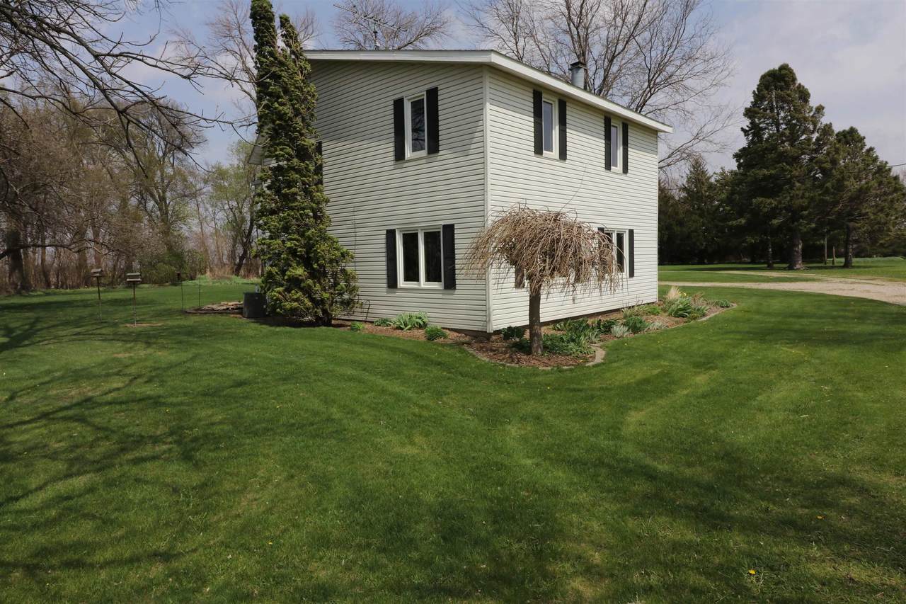 4030 290th Avenue - Photo 1