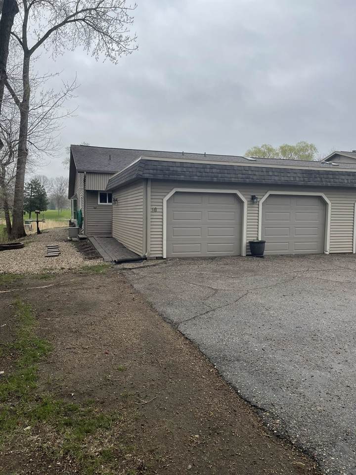 2100 Country Club Drive - Photo 1