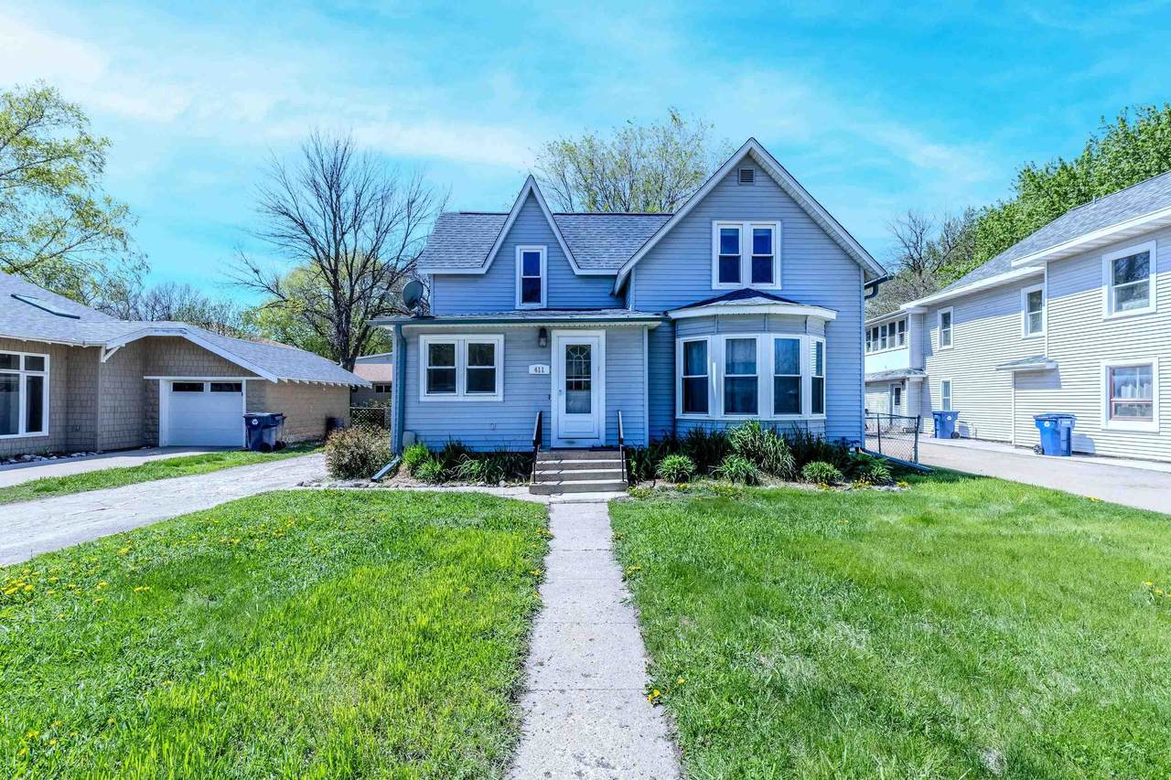 411 4th Avenue - Photo 1
