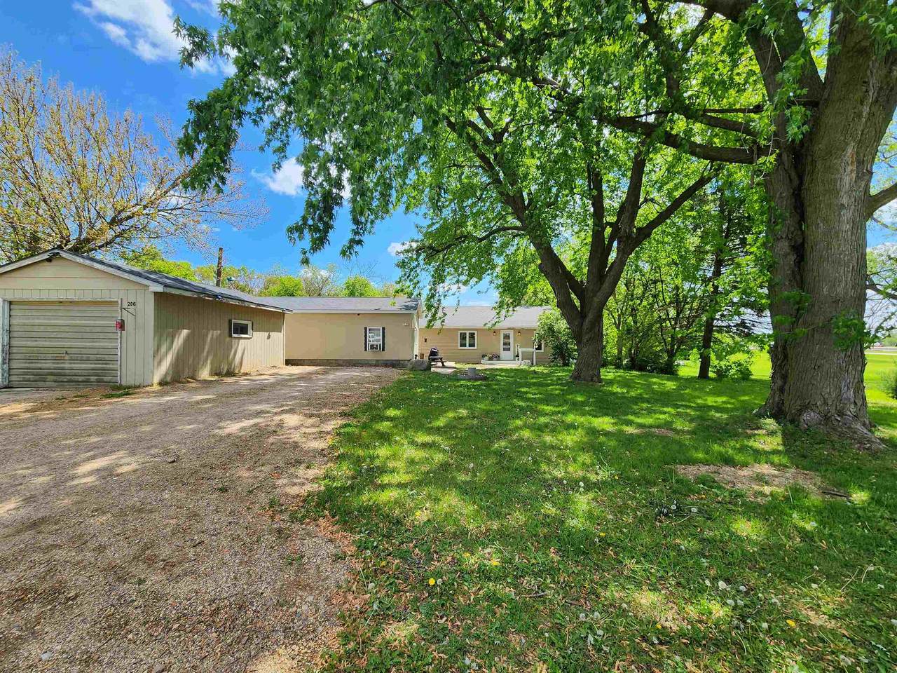 206 Attica Street - Photo 1