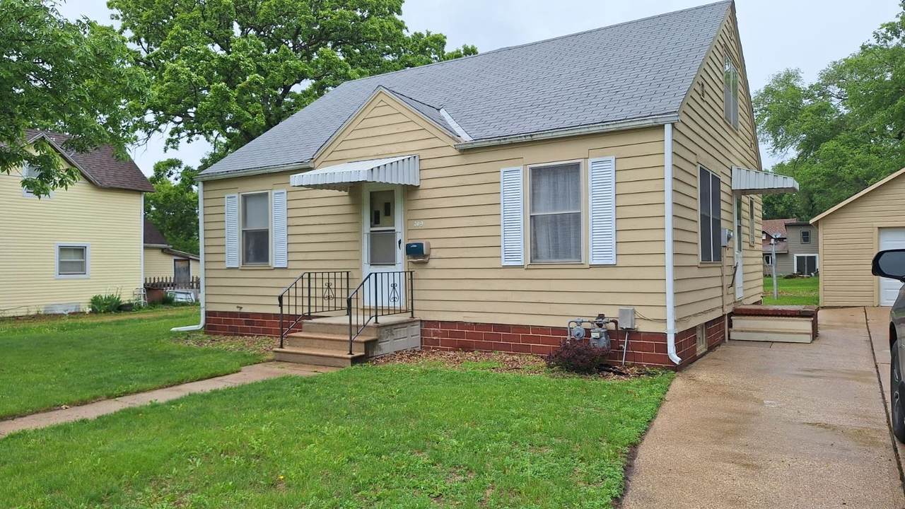 309 7th Avenue - Photo 1