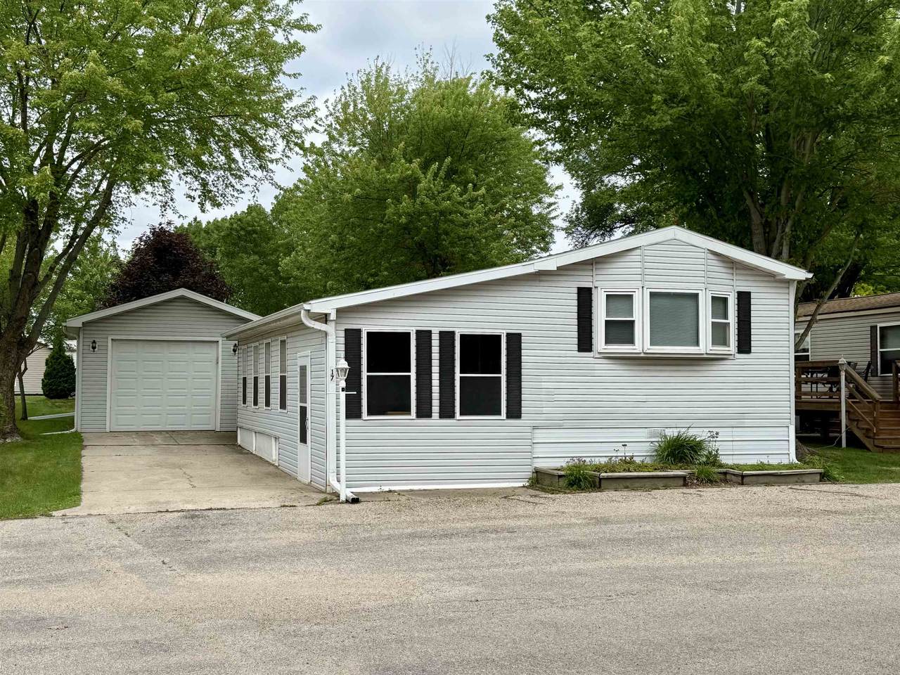 806 28th Street - Photo 1