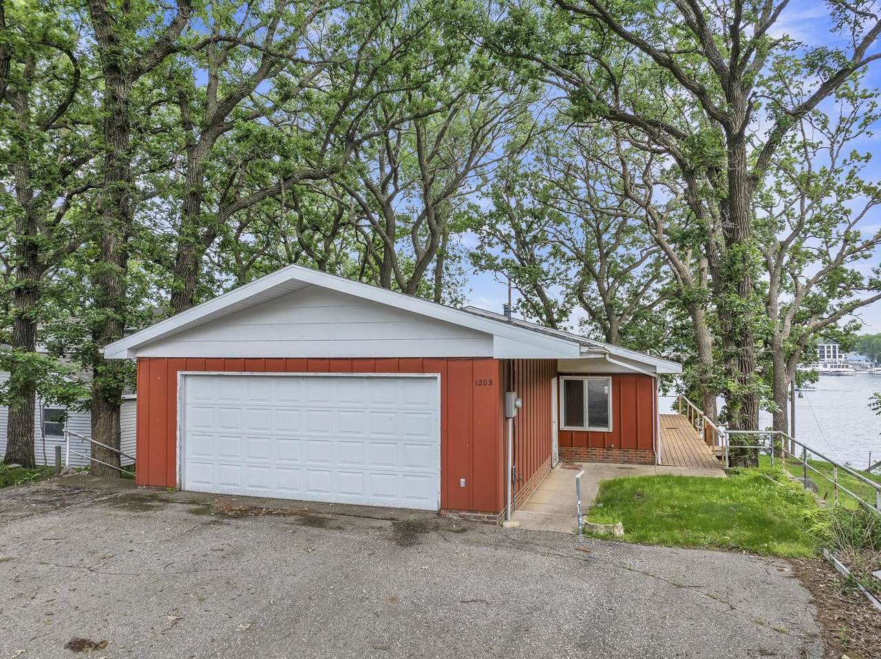 1203 Lakeshore Drive - Photo 1