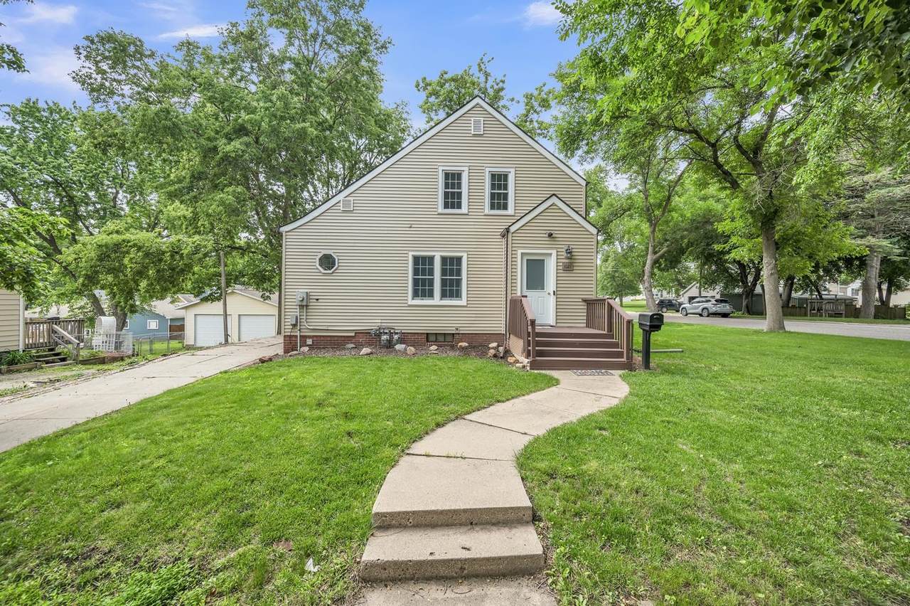 1021 7th Street - Photo 1
