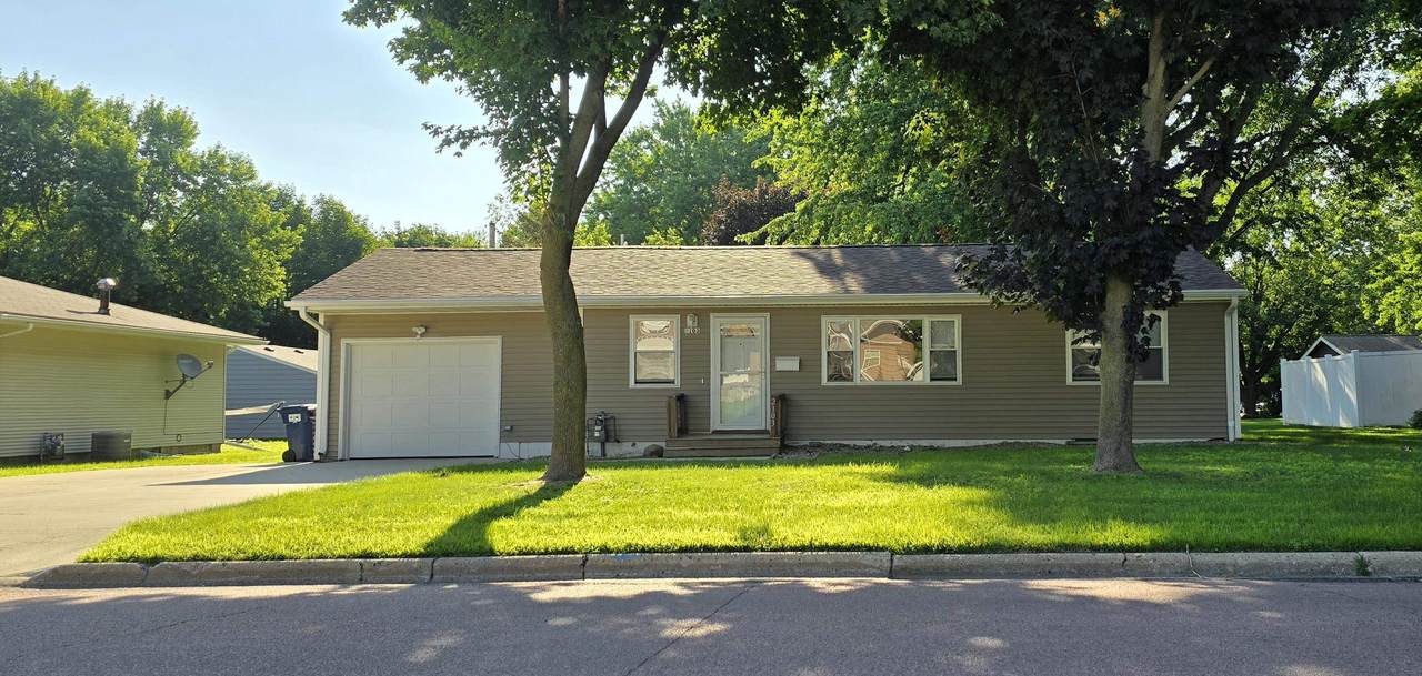 2103 Denver Avenue - Photo 1