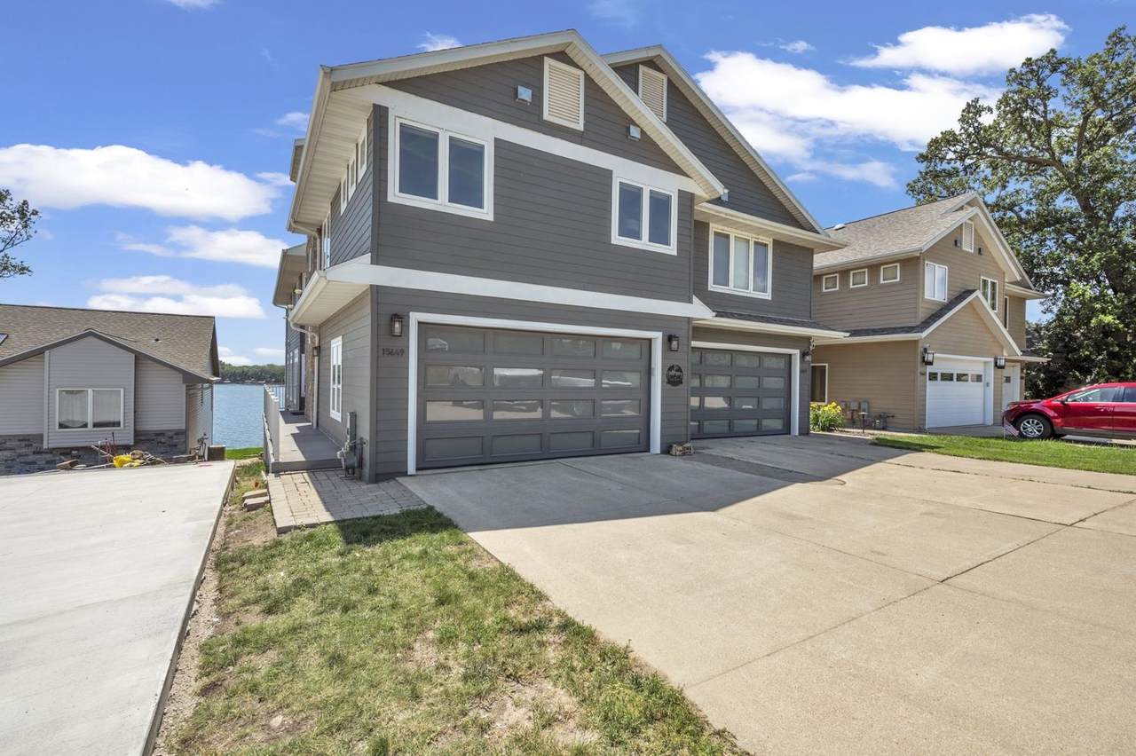 15649 250Th Avenue - Photo 1