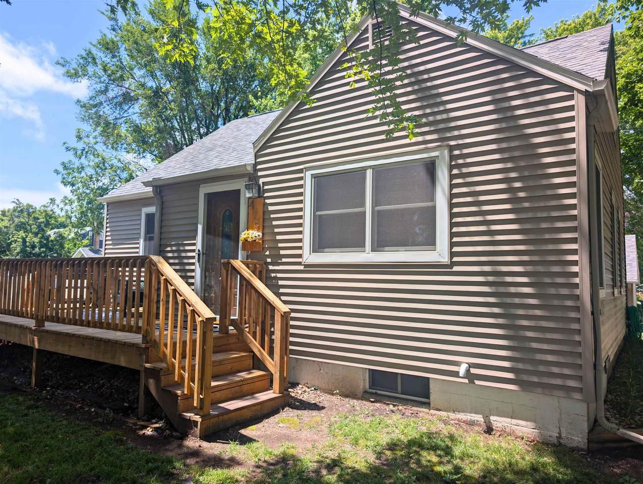 475 Rerick Avenue - Photo 1