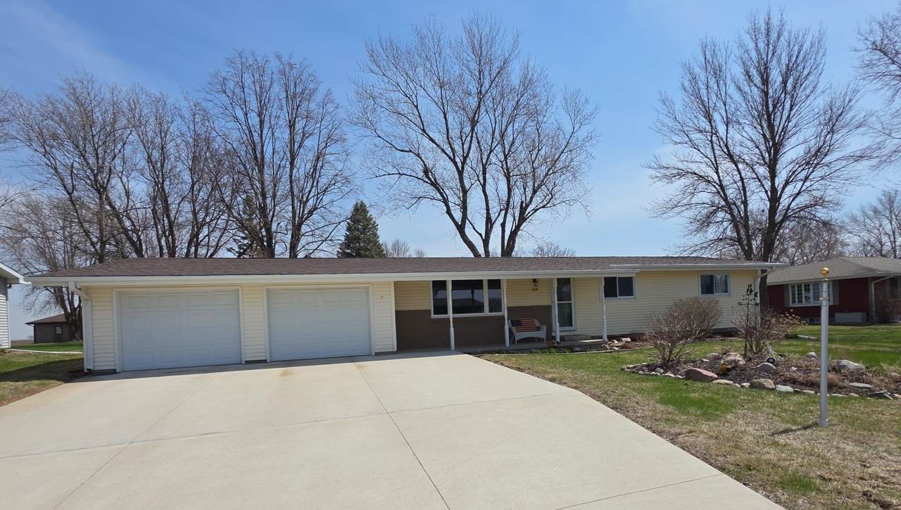 420 3rd Avenue - Photo 1