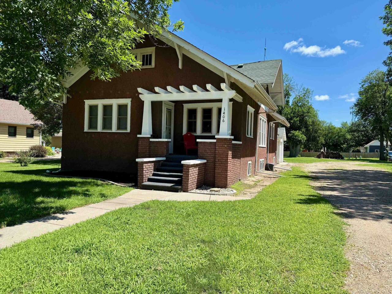 1406 Okoboji Avenue - Photo 1