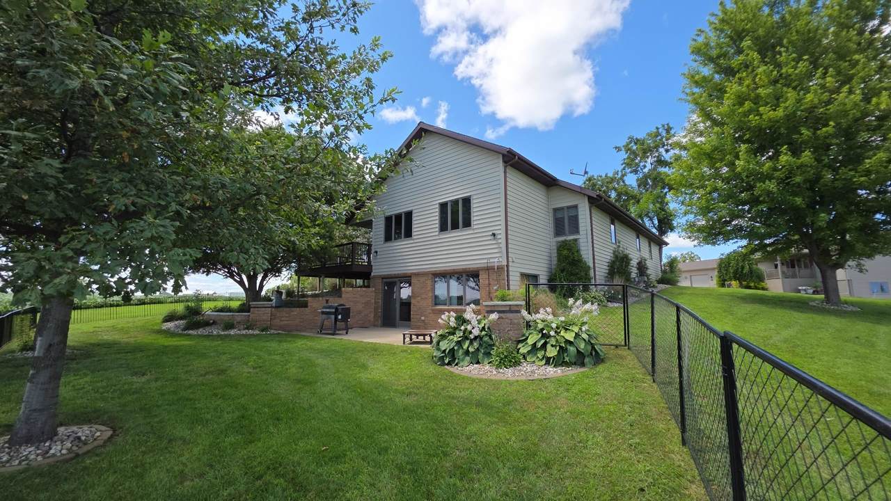 495 6th Street - Photo 1