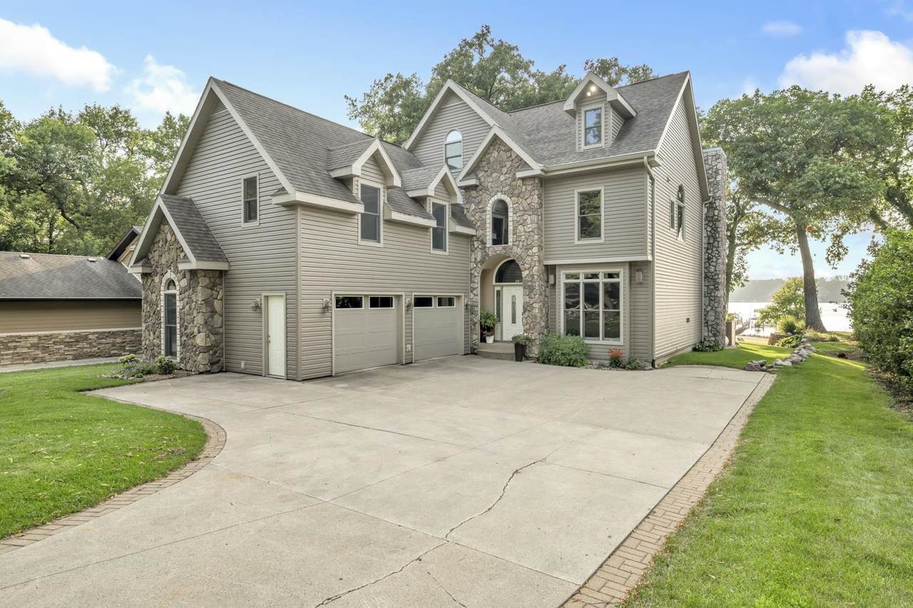 17227 Lakewood Drive - Photo 1