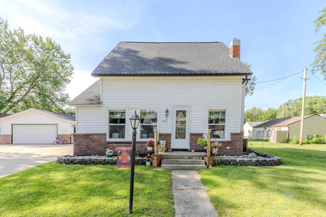 615 2nd Street - Photo 1