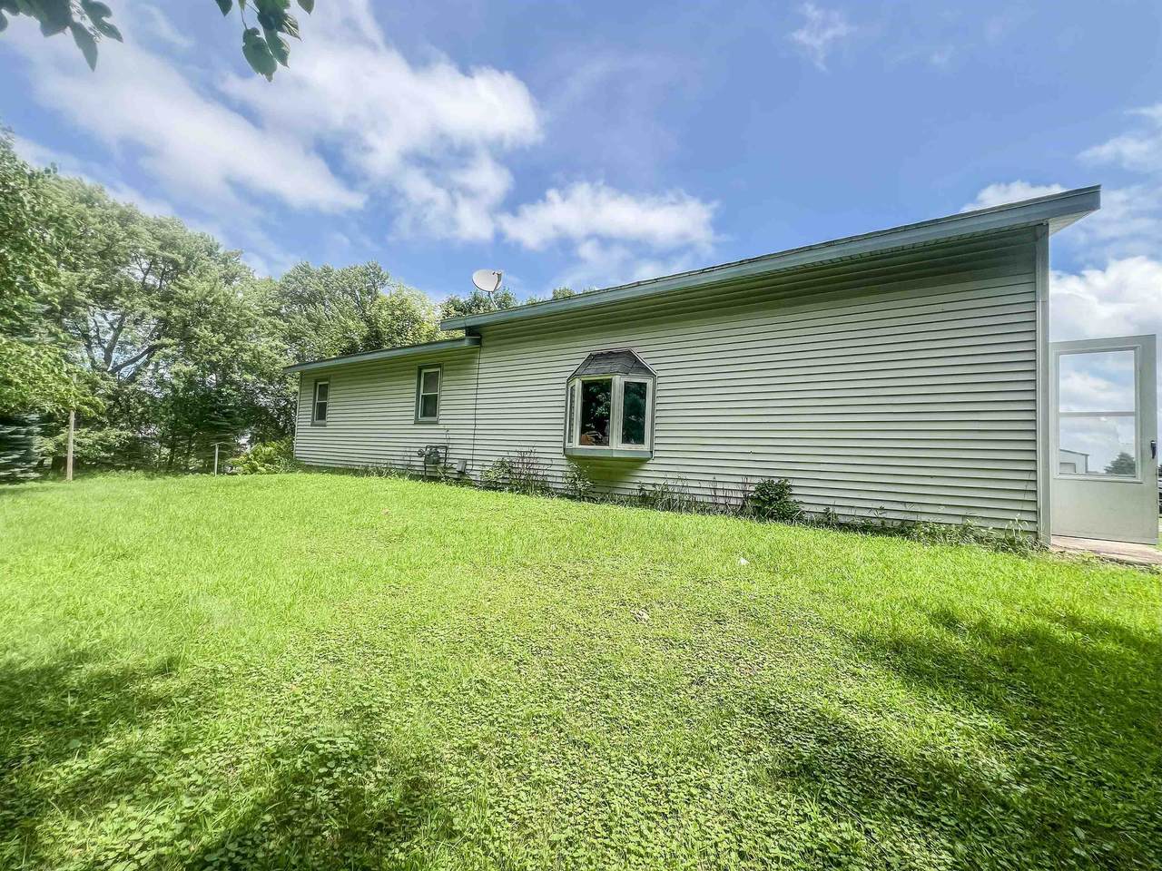 3255 Erie Avenue - Photo 1