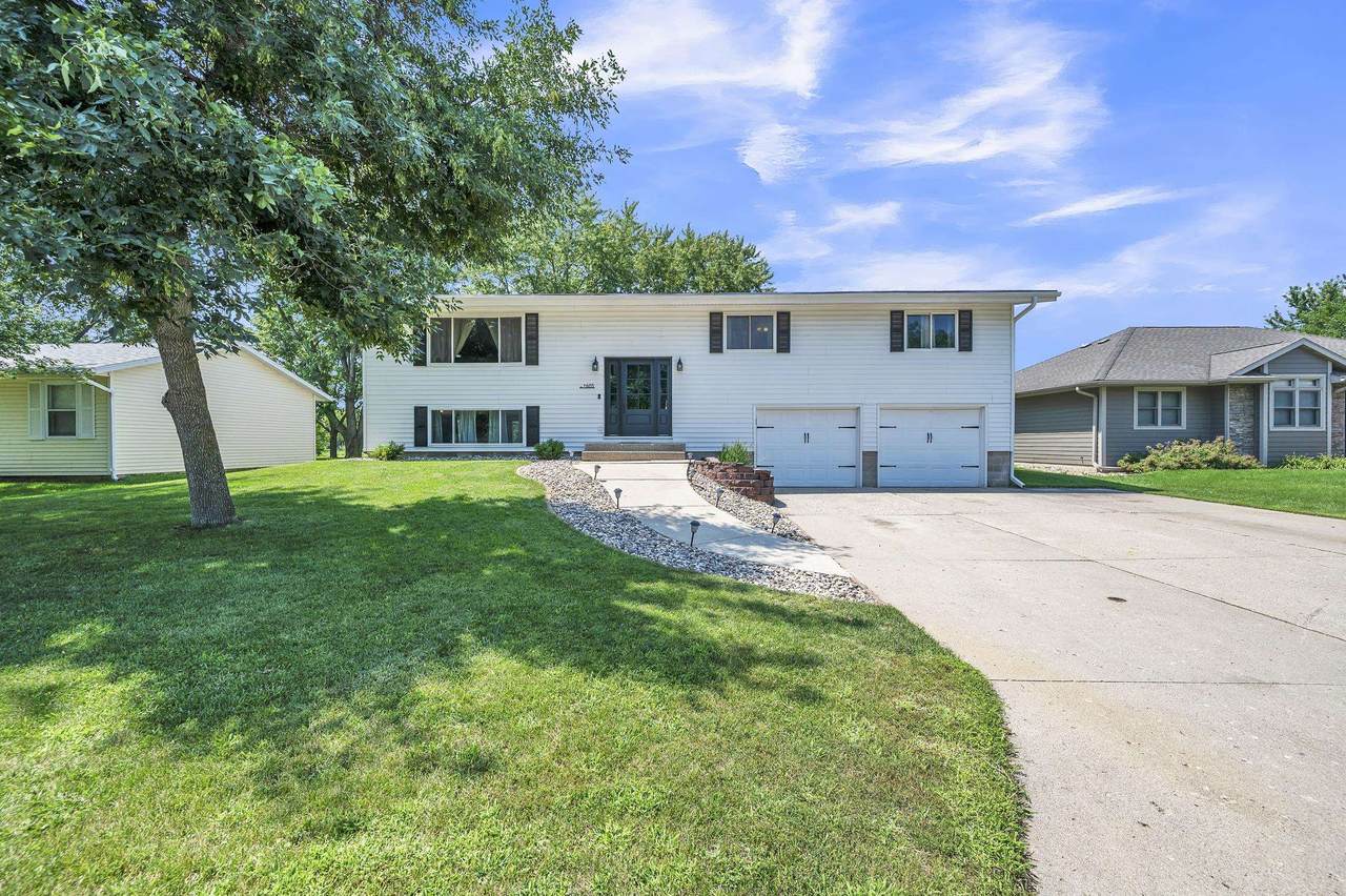 1605 G Avenue - Photo 1