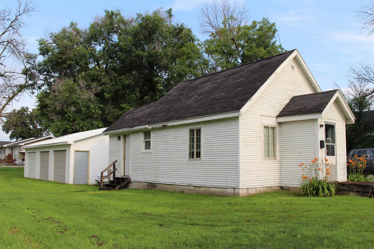 407 Nelson Street - Photo 1