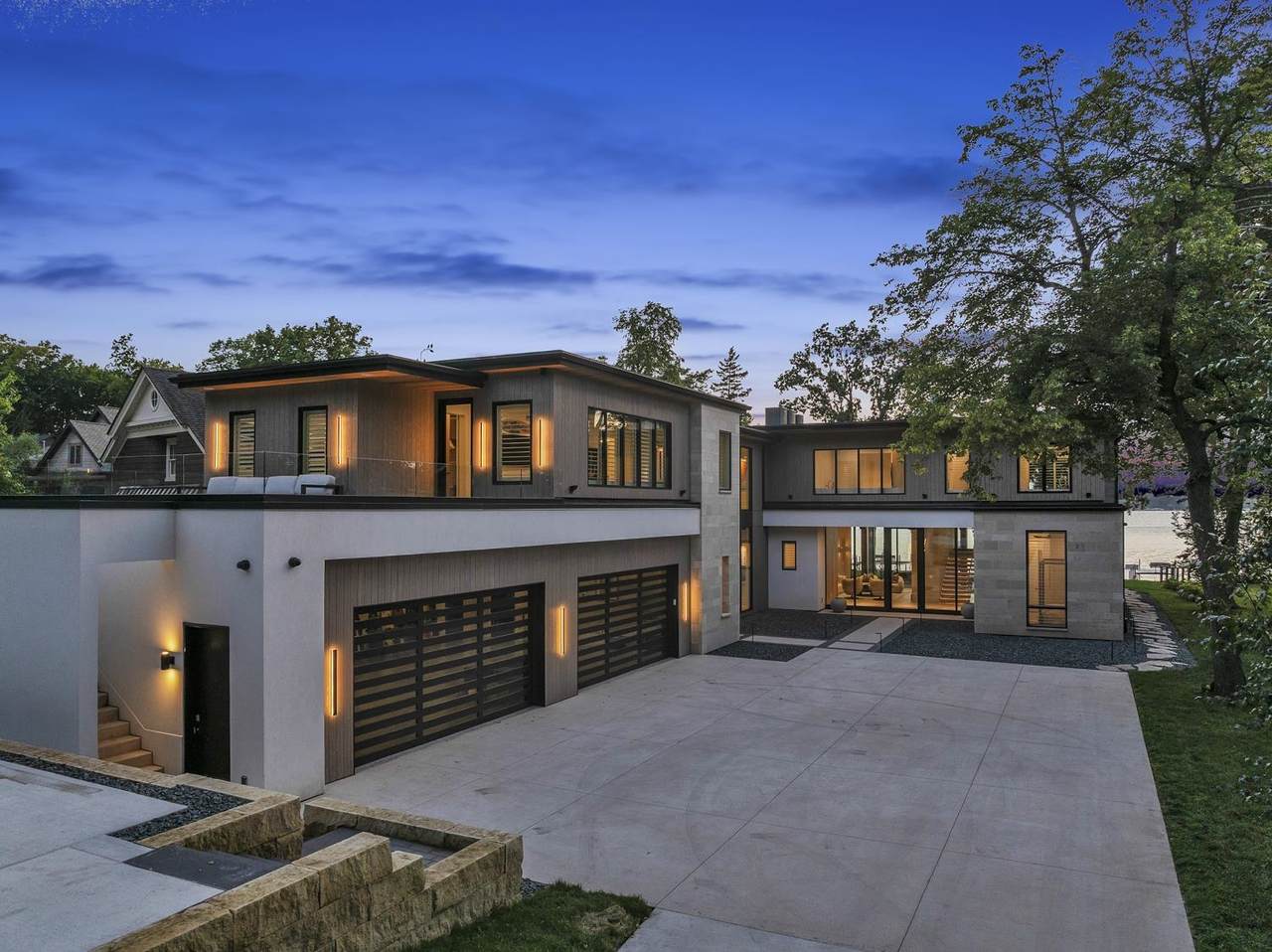 5009 Lake Shore Drive - Photo 1