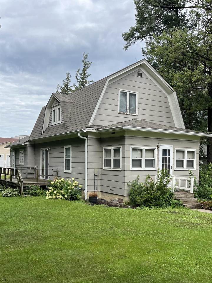 305 S Brown Ave. - Photo 1