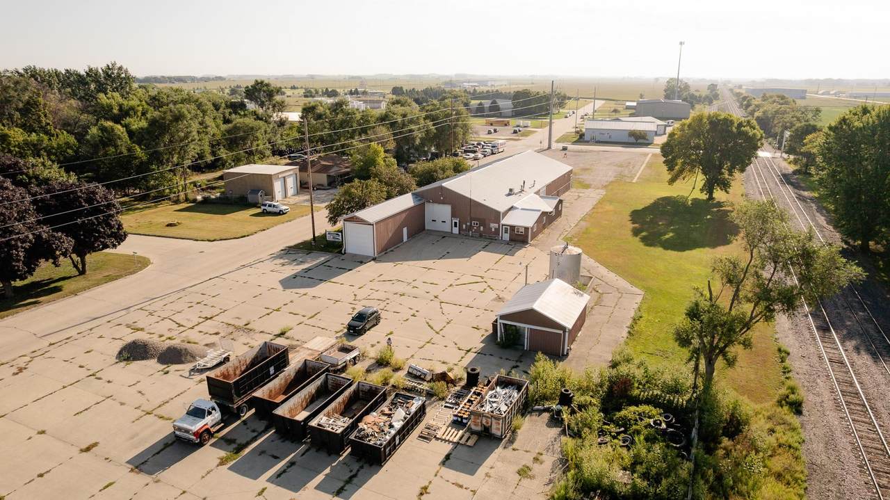 906 E Milwaukee St - Photo 1