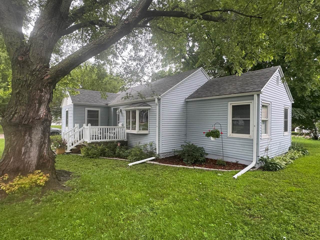 1301 Hill Ave - Photo 1