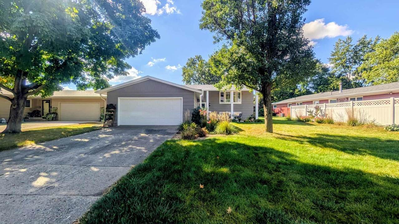 1130 W 7th St. - Photo 1