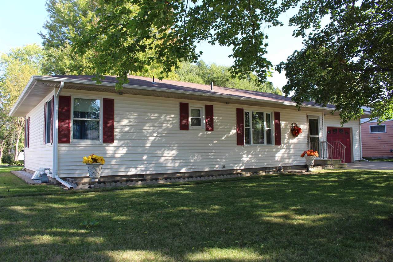 615 13th Street - Photo 1