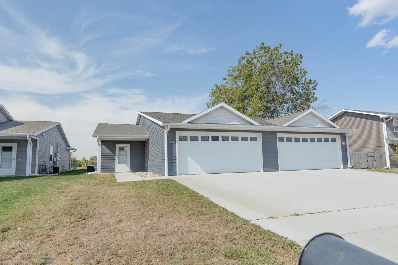 813 6th Avenue - Photo 1