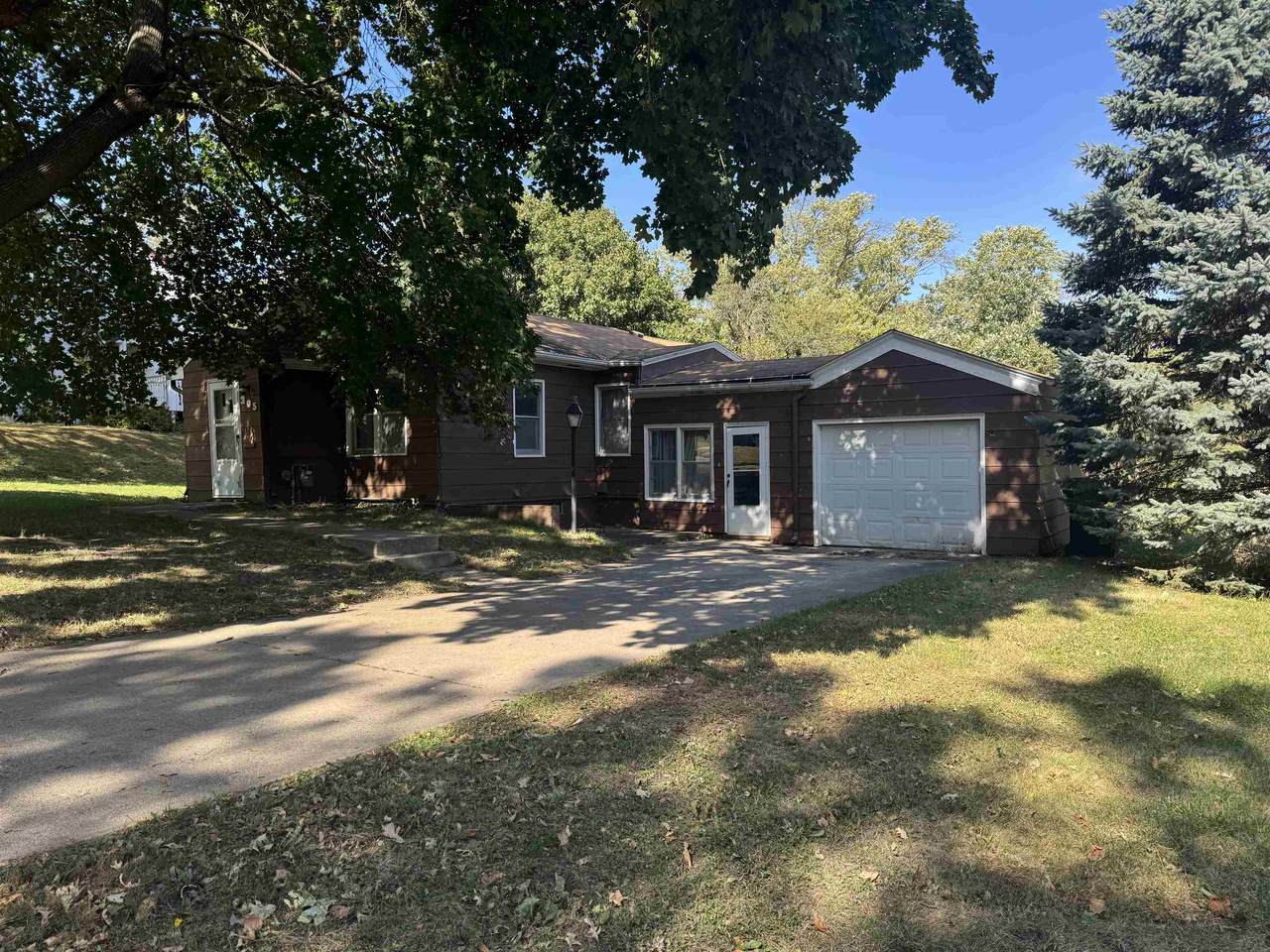 305 5th Avenue - Photo 1