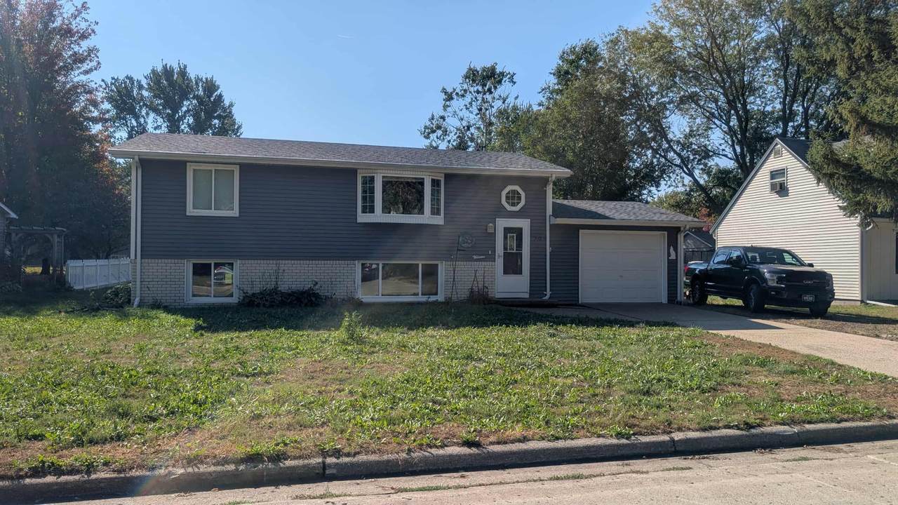 208 9th St. Sw - Photo 1