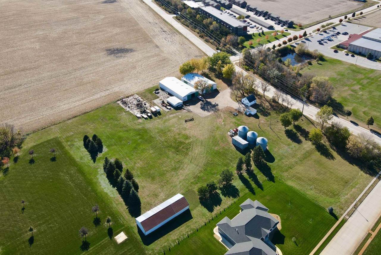 4035 Sunner Avenue - Photo 1