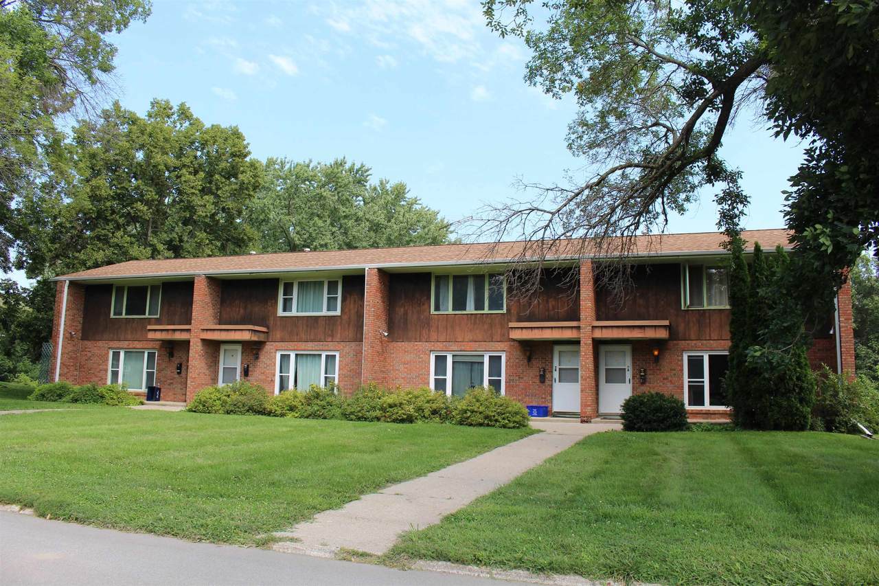 802 Valley View Drive - Photo 1