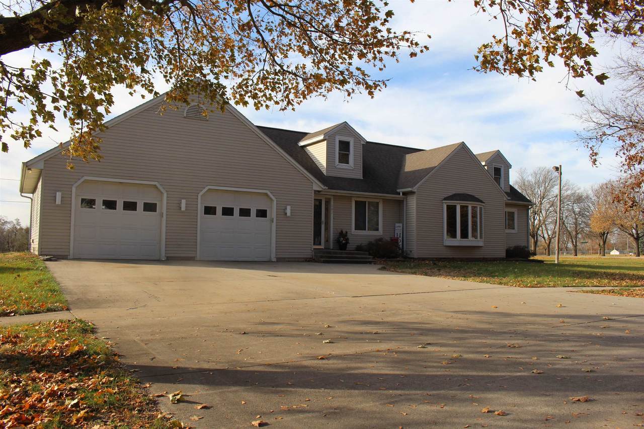 207 Walnut Street - Photo 1