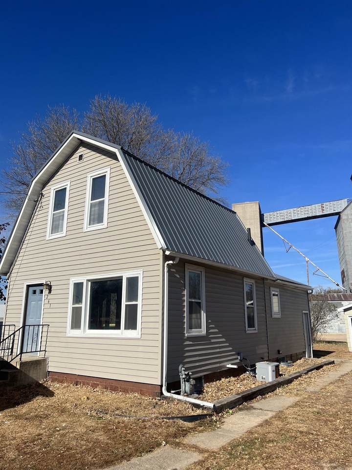 261 State St - Photo 1