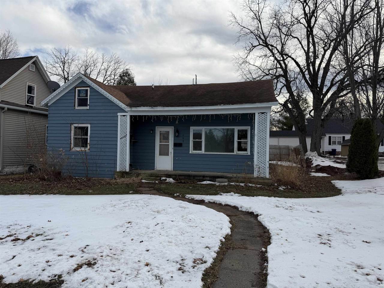 609 19th Street - Photo 1