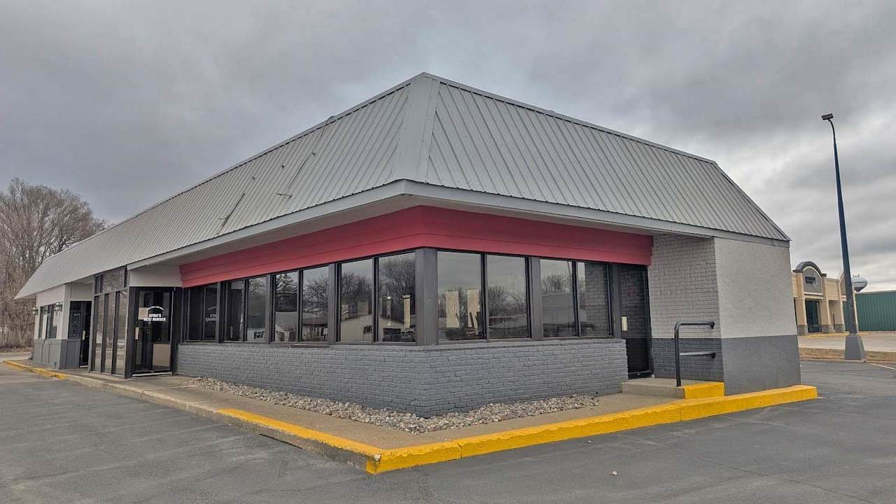 704 S Grand Avenue - Photo 1