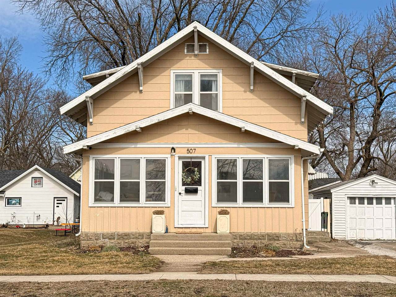 507 9Th Street - Photo 1