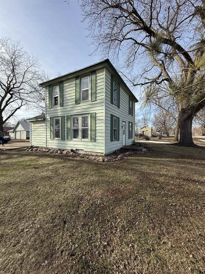410 Taylor Ave - Photo 1