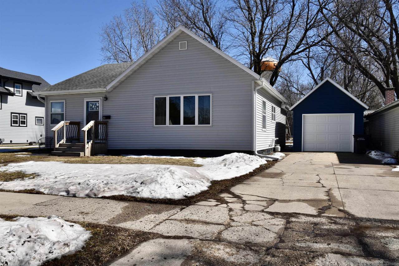 210 4th Ave - Photo 1