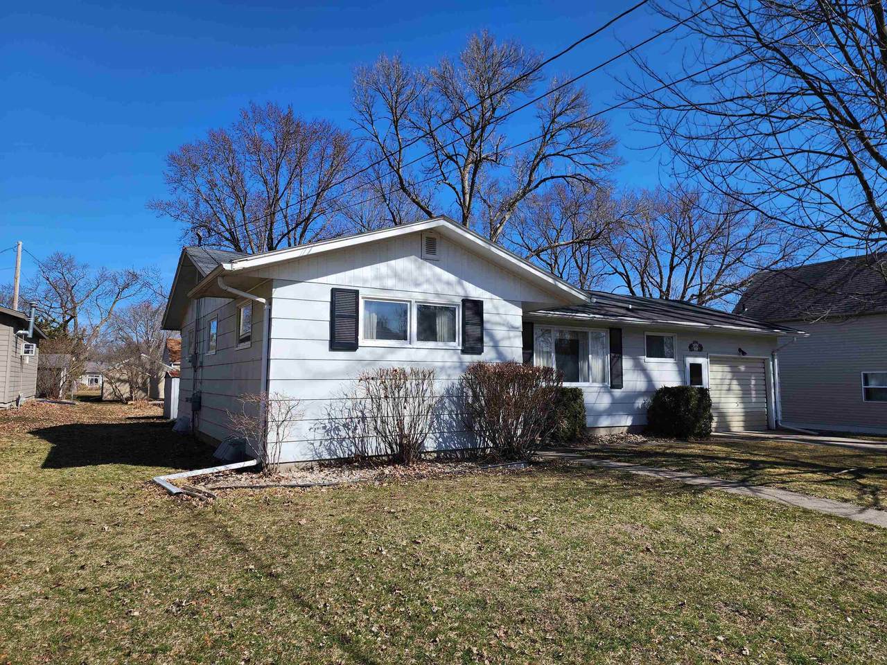 2705 8th Street - Photo 1