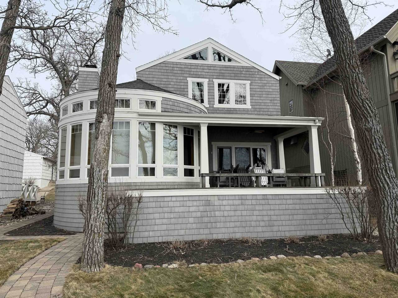 2807 Lakeshore Drive - Photo 1