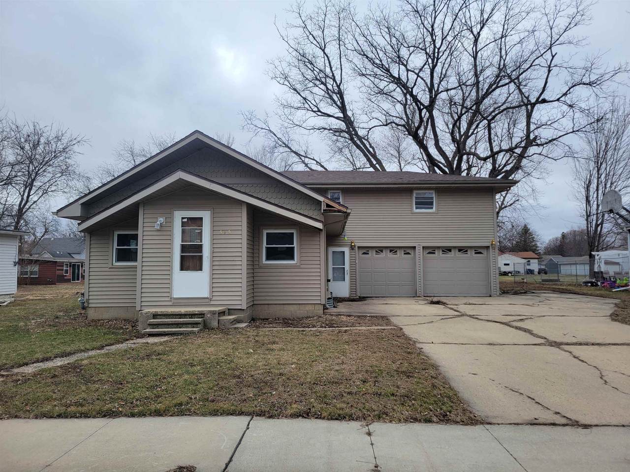 515 6th Avenue - Photo 1