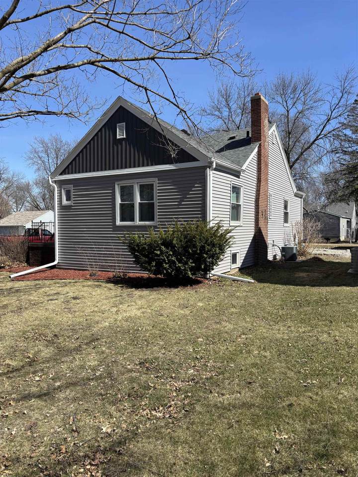 1622 1st Avenue - Photo 1