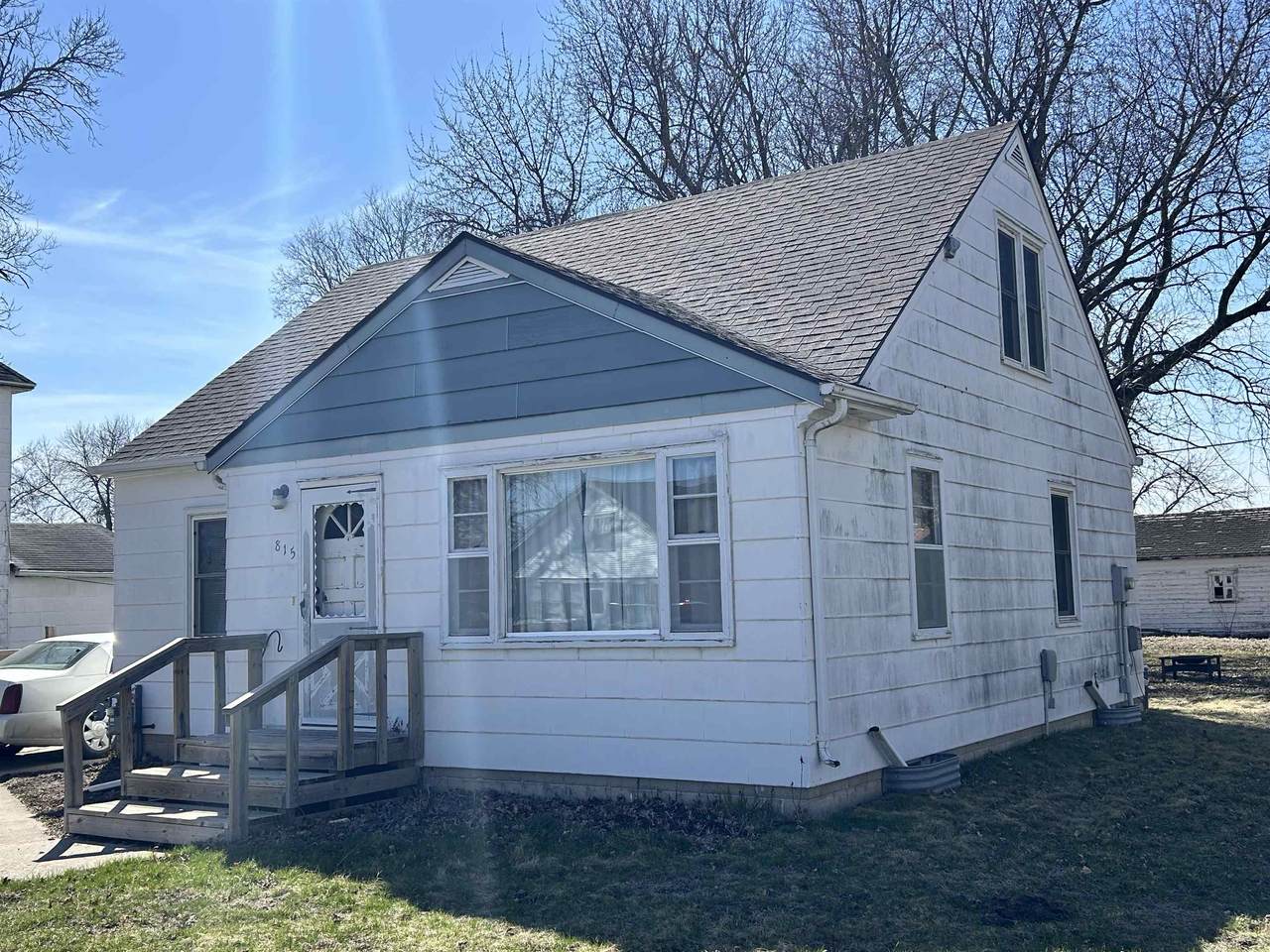 815 10th Street - Photo 1